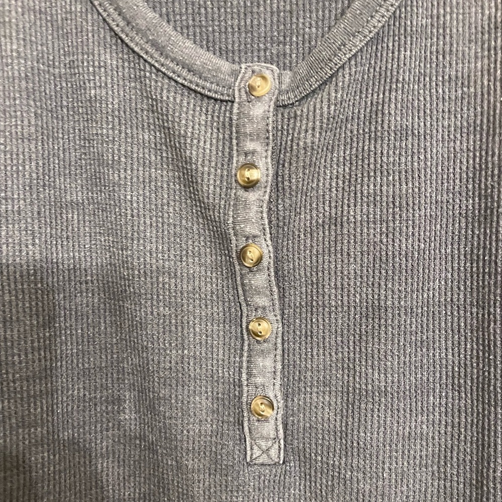 Aerie Gray Ribbed Top. Henley tank with buttons. Size small. Good condition. - Picture 2 of 4
